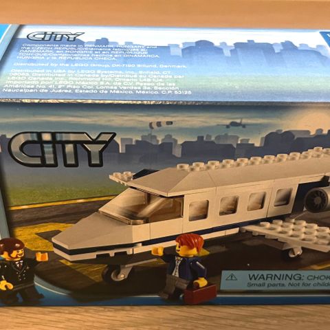 LEGO 7696: Commuter Jet (City) fra 2011 - innhold som nytt