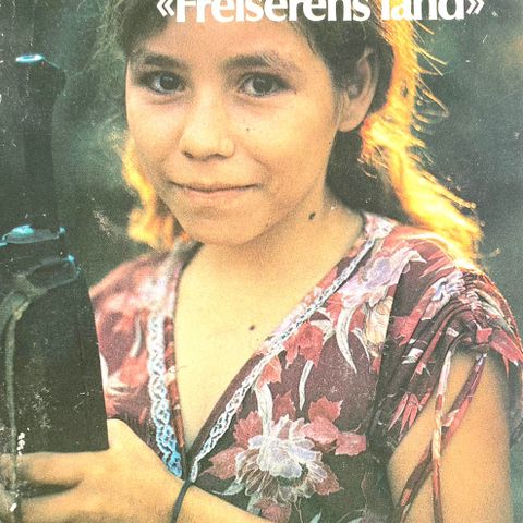 Lise Stensrud: "El Salvador - Frelserens land". Paperback