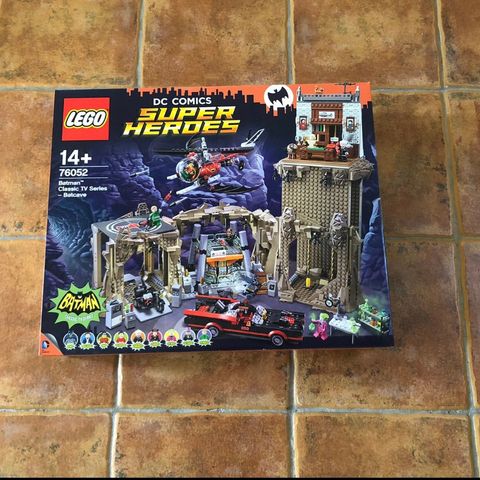 Lego 76052 - Batman Classic TV Series - Batcave