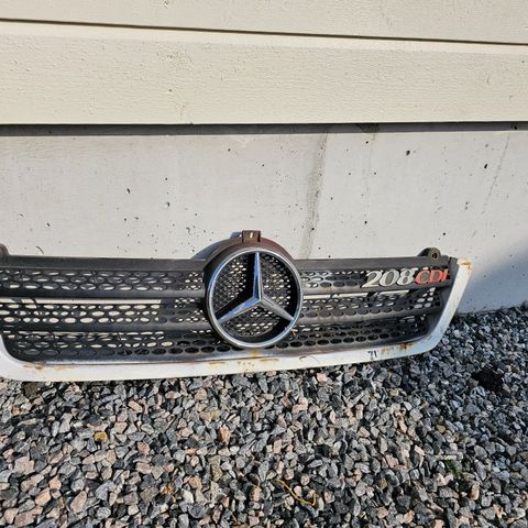 Mercedes Sprinter front