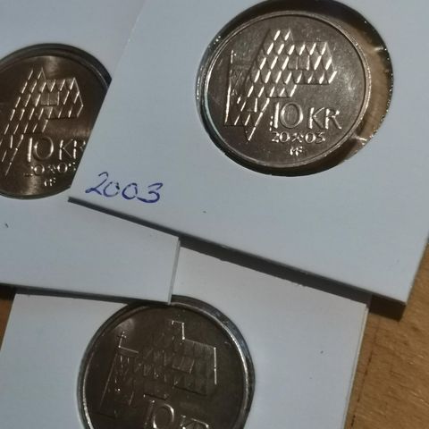 Norge   10 kroner kv 0 fra ruller og myntsett montert i hb.  1984-2008