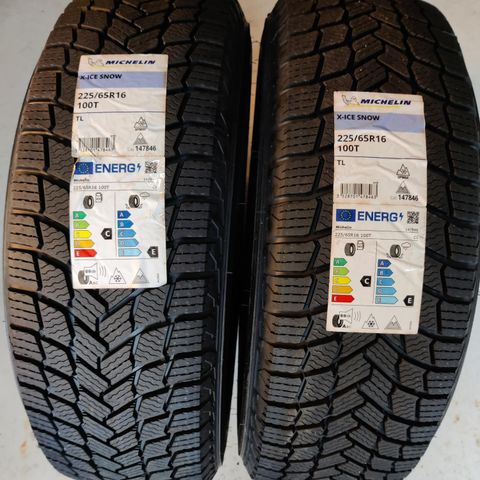 225/65R16 Michelin Vinterdekk selges.