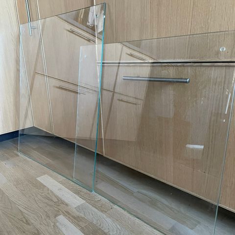 Glassplater til kjøkkenvegg/ innredning