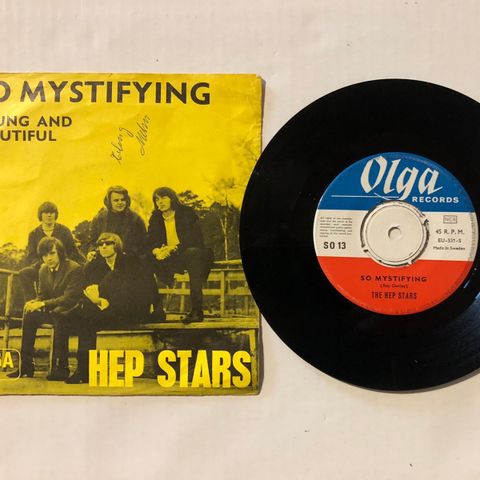 THE HEP STARS / YOUNG AND BEAUTIFUL - 7" VINYL SINGLE