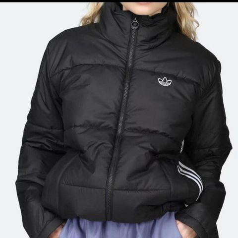 Ny Adidas puffer jakke i str 40 M