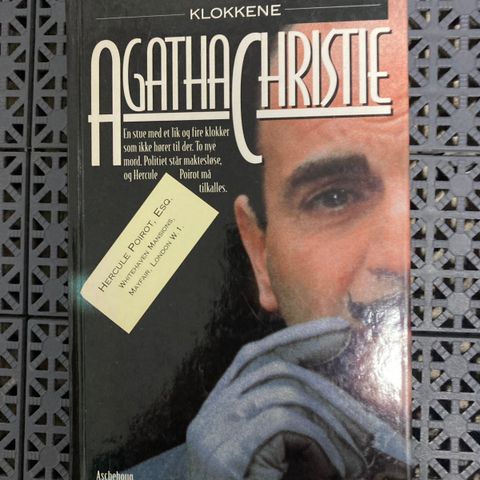 Klokkene av Agatha Christie