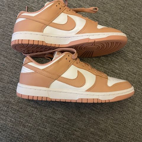 Nike Dunk Low Rose Whisper