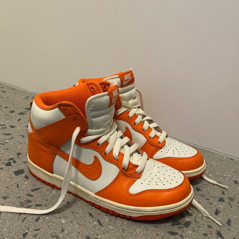 Nike swoosh sko - bud ønskes