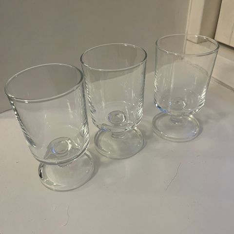 3 små glass med stett