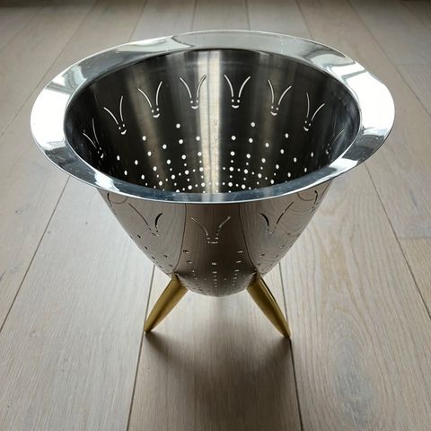 Alessi Max Le Chinos Colander. Silver