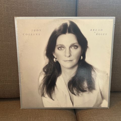 Judy Collins – Bread & Roses