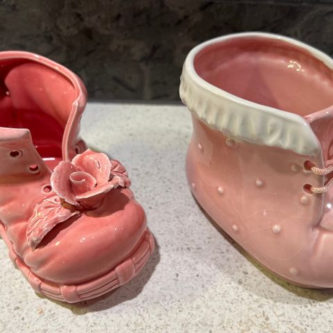 Vase til jente baby rosa sko