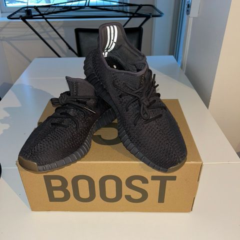 Yeezy 350 cinder str 44