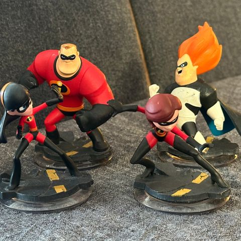 Disney infinity figurer og utstyr