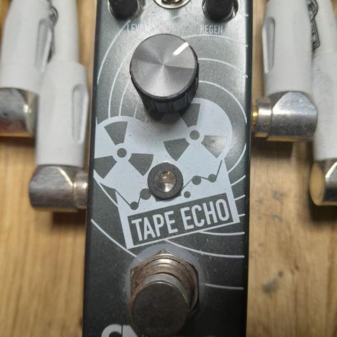 CNZ  tape echo pedal.