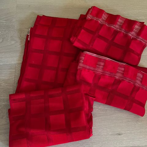 Røde gardiner - 4 lengder