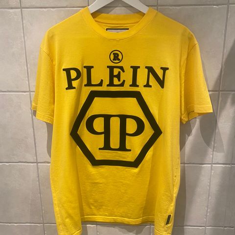 Lite brukt Philipp Plein t-skjorte i str. M.  3400kr.