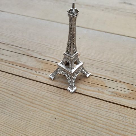 Søtt lite Eiffeltårn