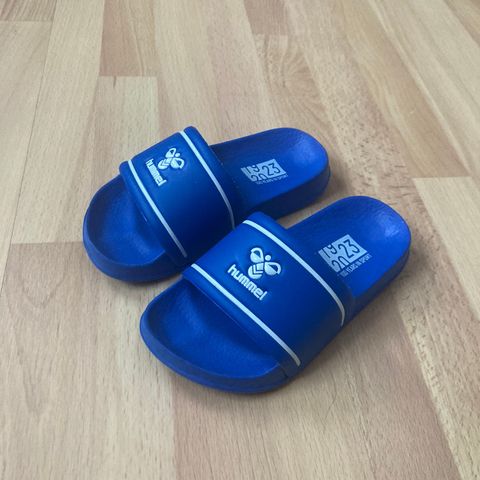 Hummel slippers str 28