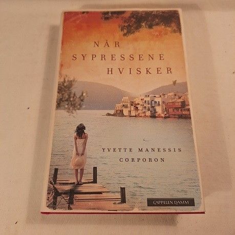 Når sypressene hvisker – Yvette Manessis Corporon