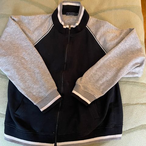 College genser /jakke med glidelås str L / liten XL