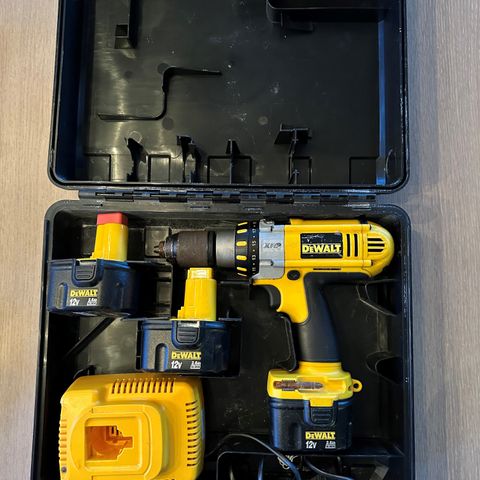 Eldre drill DeWALT DC940