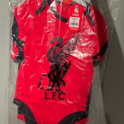 Liverpool babyklær/supporterutstyr