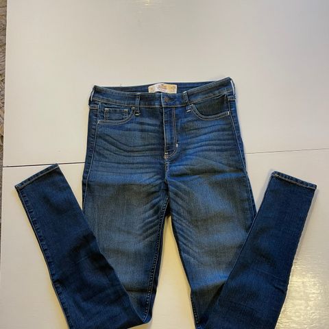 Hollister jeans (Str. 29/33)