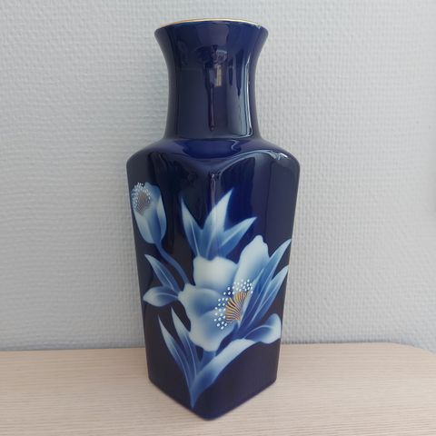 Vintage japansk vase. Arita Fukagawa?