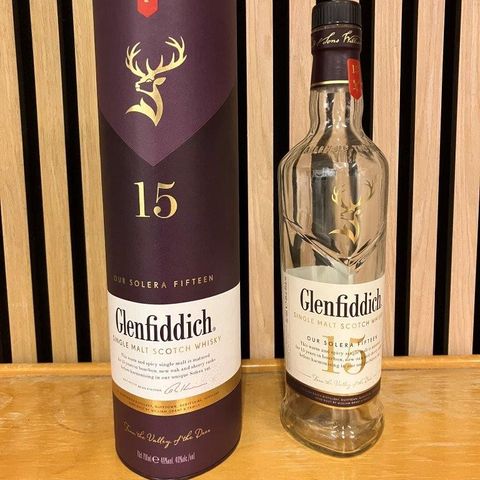 Whiskey flaske og kartong uten innhold , Glenfiddich 15År