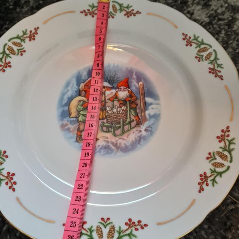 5 stk tallerkener fra gammeldags jul str ø 27 cm selges