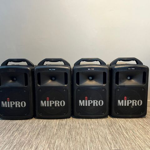 4 MIPRO MA- 708 bærbare høyttalere med mikrofoner