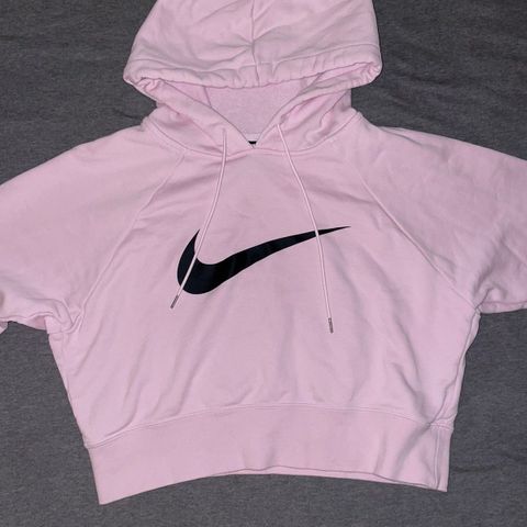 Cropped Nike hoodie selges