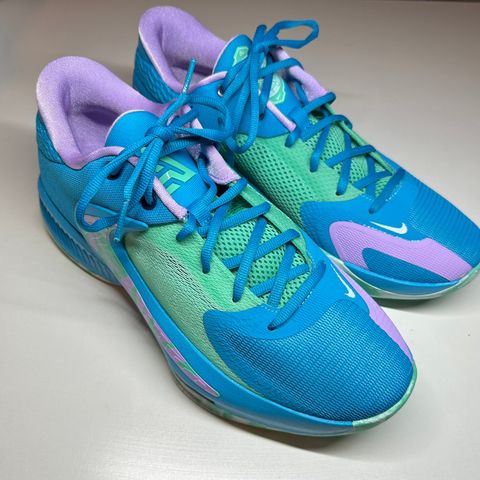 Nike Zoom Freak 4 Birthstone sneakers str 43