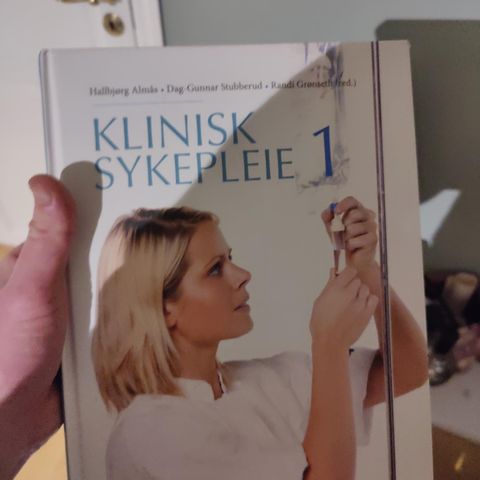 Selger Klinisk Sykepleie 1 og 2 (4. utgave)