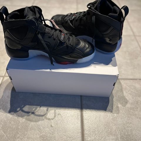 Jordan 11s