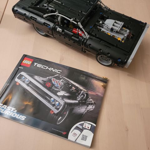 LEGO Technic Dom's Dodge Charger