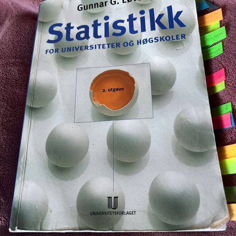 "Statistikk for universiteter og høgskoler". Utgave 2. Gunnar G. Løvås.