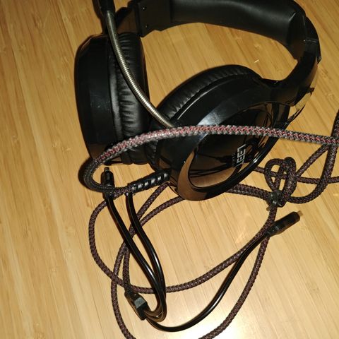 Ubrukt Gaming headset