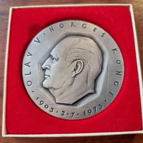 Olavs 70 års dag 1903-1973 (192 gram sølvmedalje)