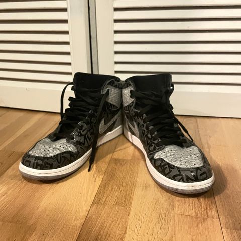 Jordan 1 mid  str44 (nesten ubrukt)