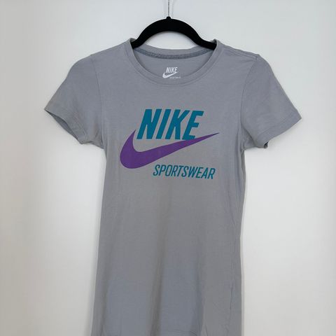 Nike t-skjorte i bomull (XS)