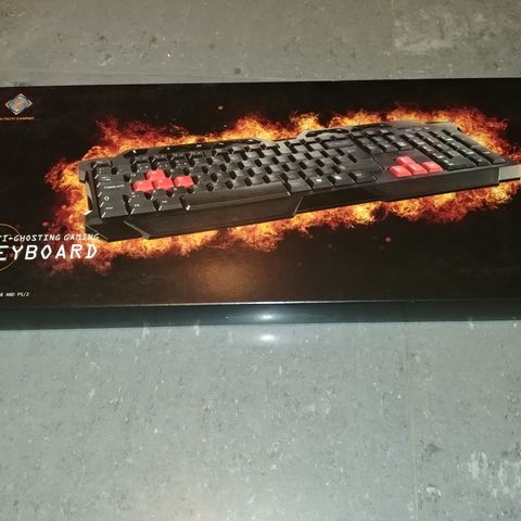 Ubrukt gaming tastatur