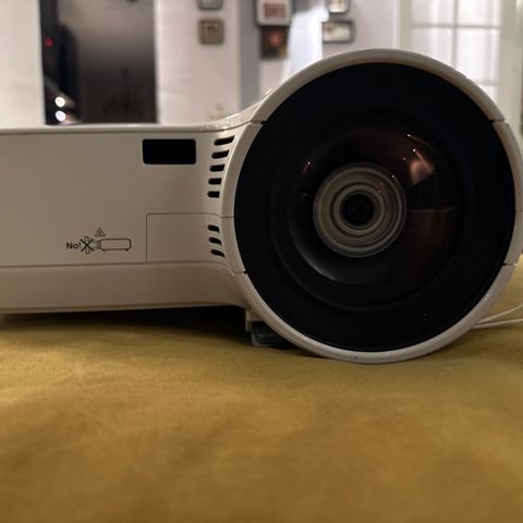 NEC NP610S PROJECTOR