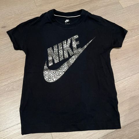 Nike t-skjorte dame str S
