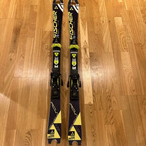 Fischer RC4 World cup Slalom 135 cm