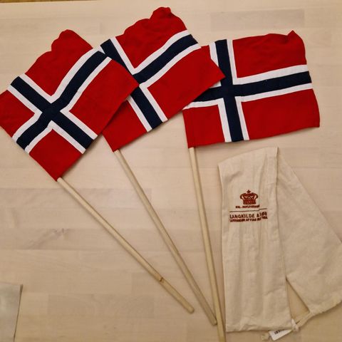 3 x norske flagg fra Oslo Flaggfabrikk - tilbud ved salg før 1. mai!