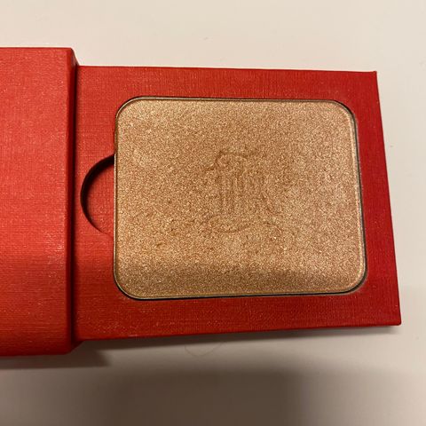 La bouche rouge highlighter