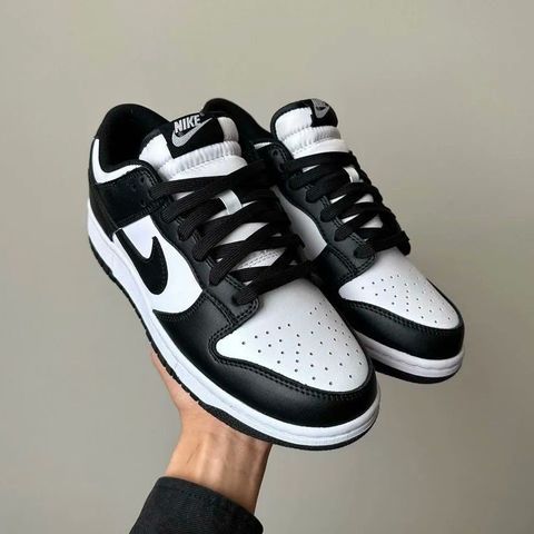 Nike dunk low panda