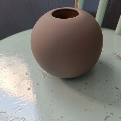 Cooper designe ball vase